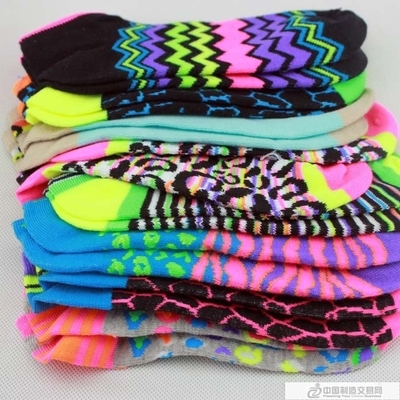 5毛襪子批發全攻略 廠家直銷庫存襪子，全棉滌棉混批一站購